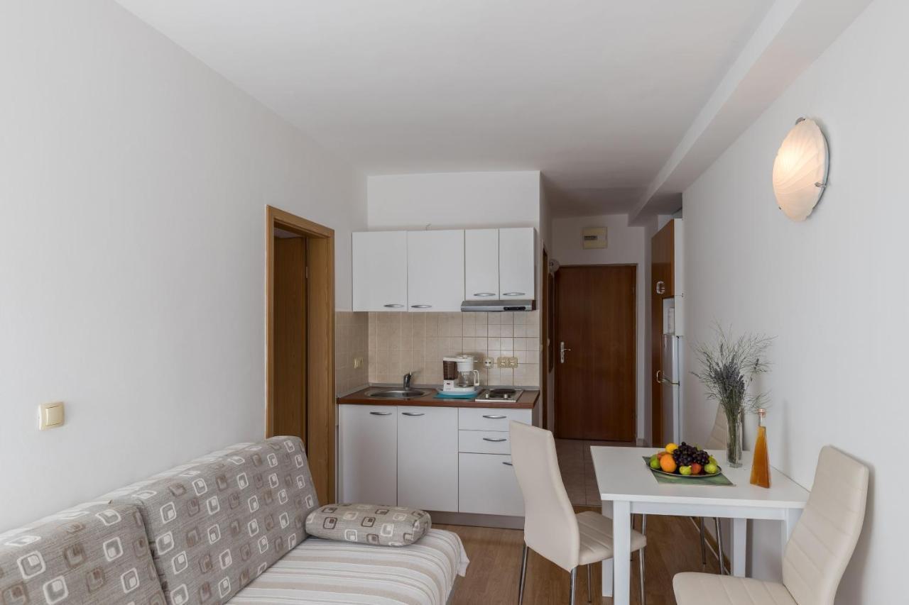 Apartments & Room Eva 斯拉诺 客房 照片